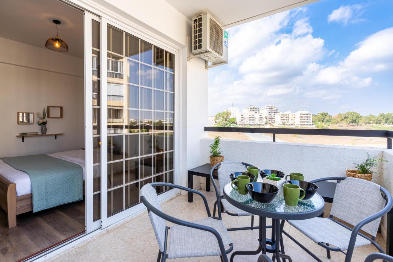 Araminta 2-Bedroom Apartment In Larnaca Luaran gambar